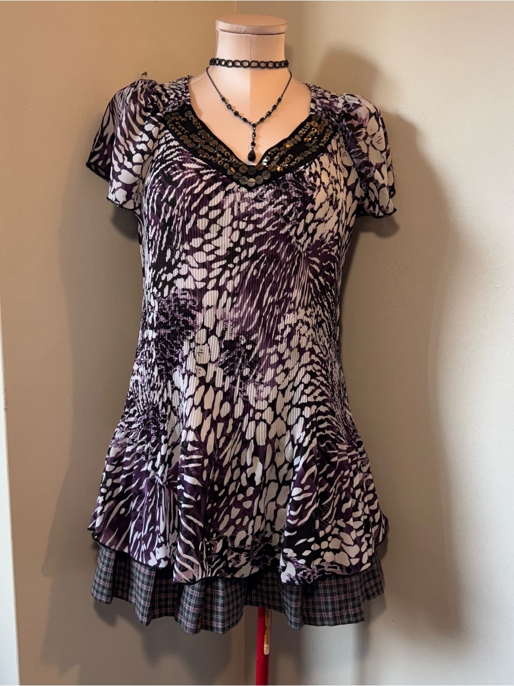 Embellished V-Neck Purple Printed Short Sleeve Tunic